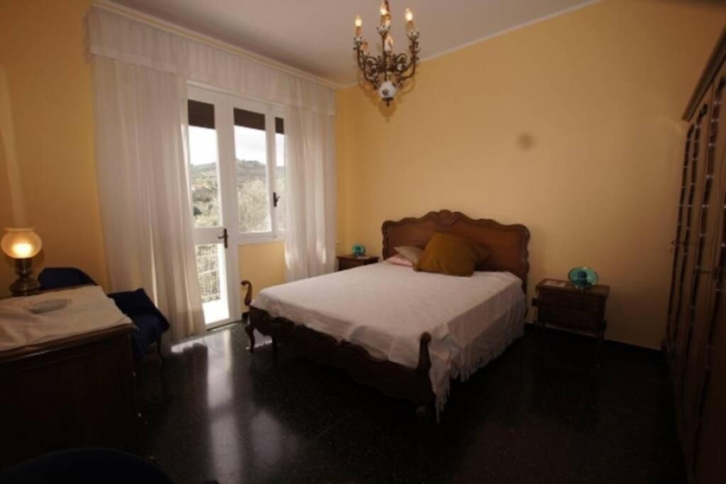 Casa Belvedere Diano Castello Eksteriør billede