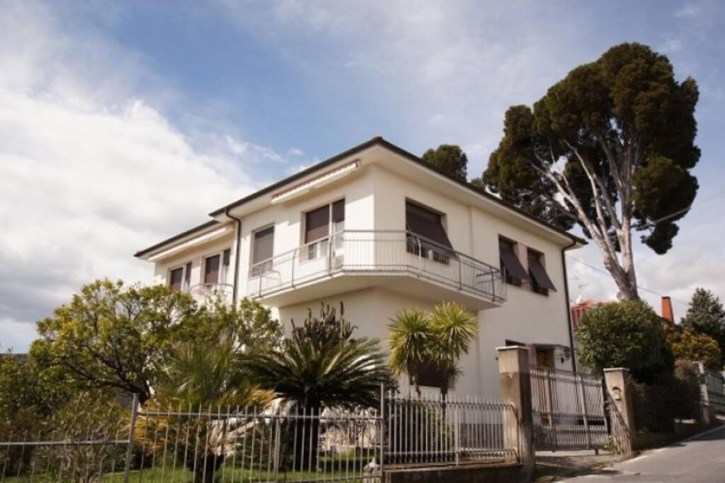 Casa Belvedere Diano Castello Eksteriør billede